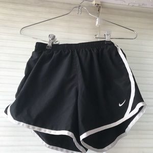 CLASSIC BLACK AND WHITE NIKE RUNNING SHORTS